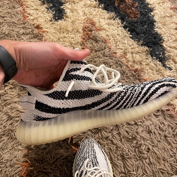 Lightly used Yeezy 350 V2 ‘Zebra’ size 12 (no box) - Picture 2 of 4
